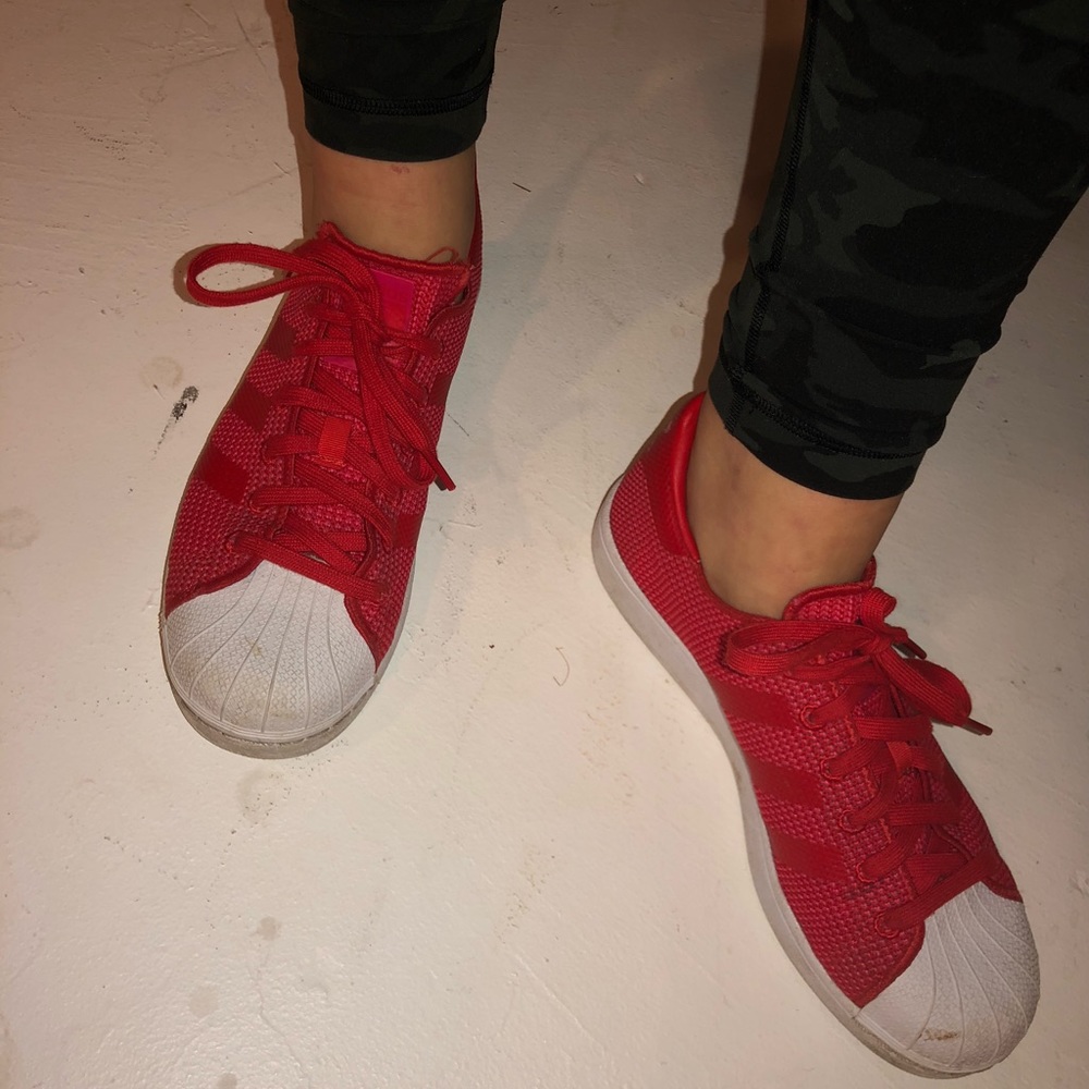 Adidas superstars